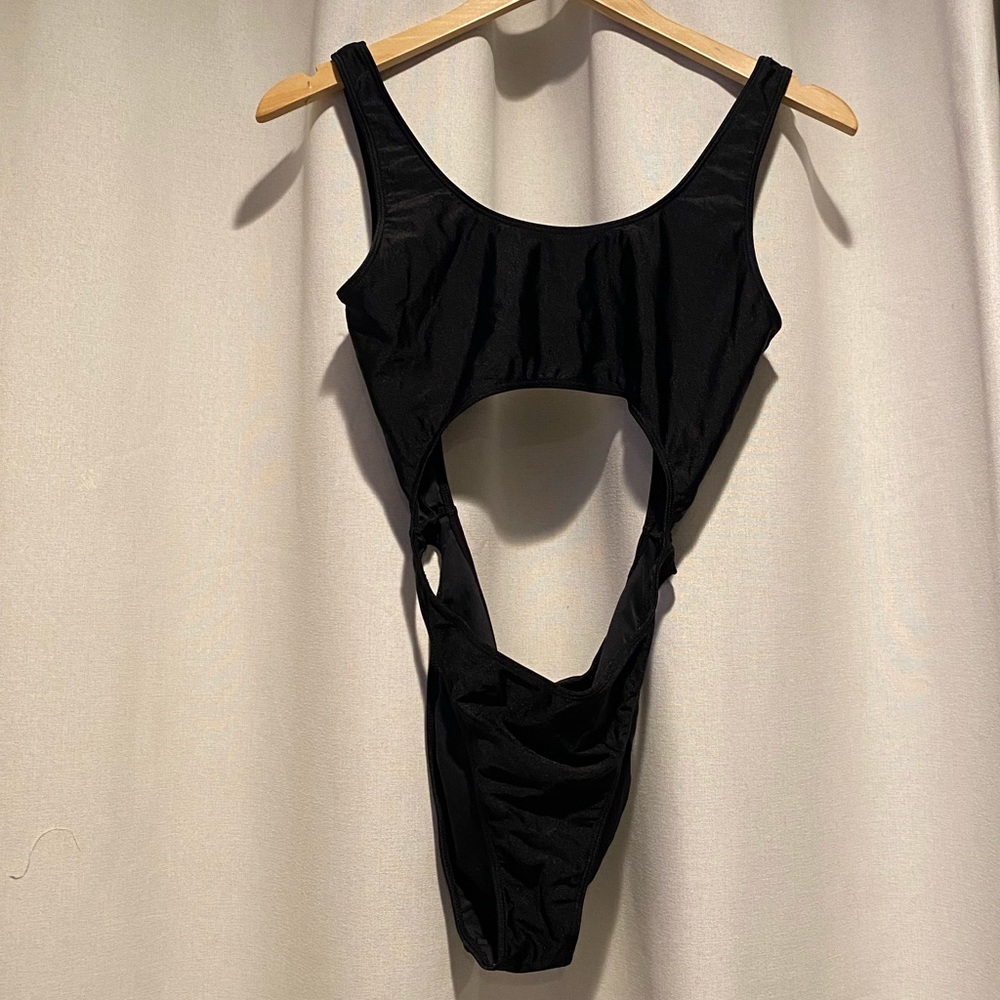 9.0 Swim San Andres Cut Out One Piece Swimsuit Black - Picture 3 of 5